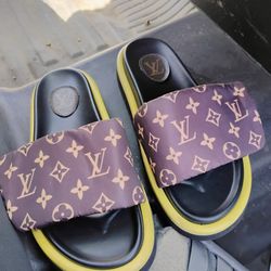 Louis Vuitton Slippers 