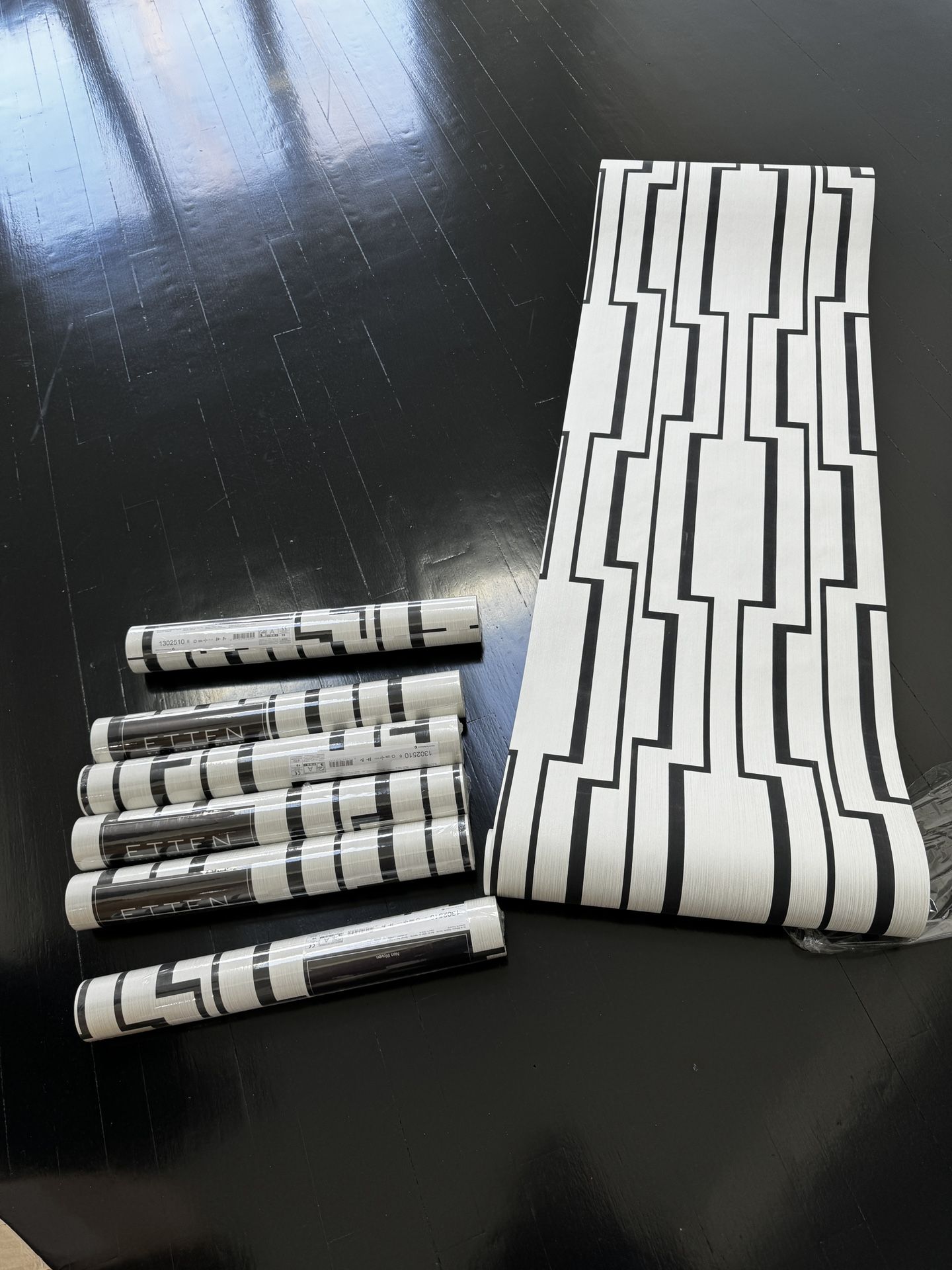 Accent Wallpaper