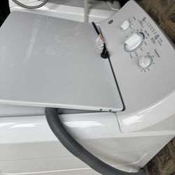 GE Electric Washer  And Gas Dryer .old But Working.