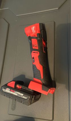 Milwaukee m18 multitool with 3.0 battery