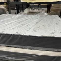  👀👀TWIN,FULL,QUEEN AND KING MATTRESS STARTING AT $150‼️A SET BEST PRICE IN TOWN BEST PRICE ON  BRAND NEW PLUSH TOP MATTRESS 