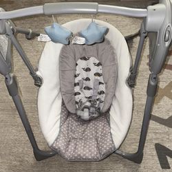 Baby swing good condition no longer need only uses battery folds flat $30 pick up East Palmdale 