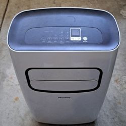 PORTABLE AIR CONDITIONER ..   110V AIR CONDITION AC UNIT 10.000 BTU EXCELLENT CONDITION 