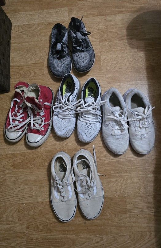 Ladies Athletic Shoes