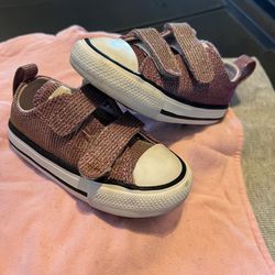 Converse Chuck Taylor All star Toddler Size 6 Sneakers 