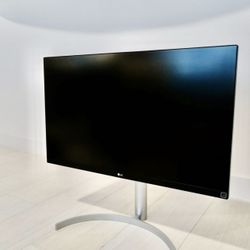LG - 27" UHD 4K Computer Monitor 27BL85U-W