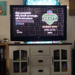 Sanyo  DP50749, 48” TV