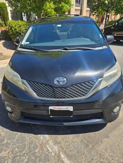 2015 Toyota Sienna SE Minivan