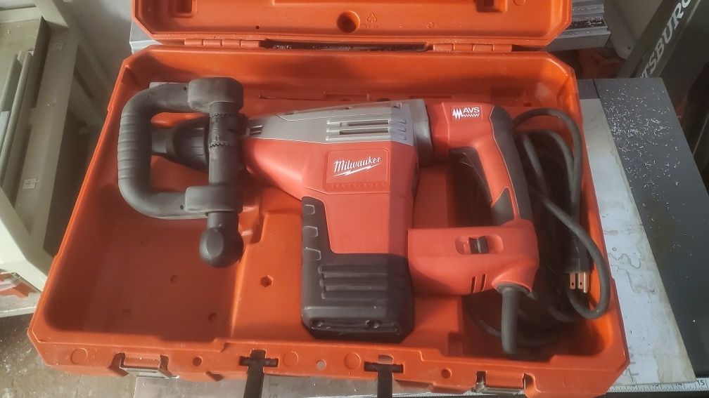 Milwaukee 14lb SDS Demolition Hammer