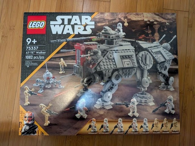 LEGO Star Wars AT-TE Walker Set with Droid Figures 75337