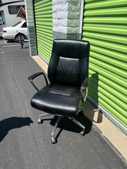 Black Leather Executive Office Chair