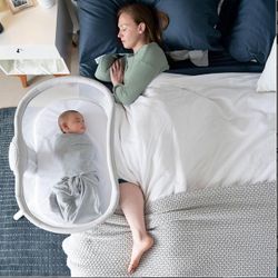 HALO BassiNest 3.0, Baby Swivel Bassinet