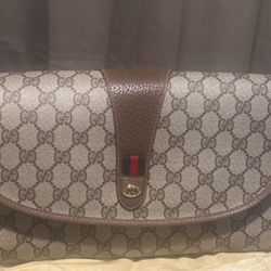 Vintage Gucci Pouch In Excellent Condition!!
