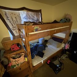 Bunk bedframe
