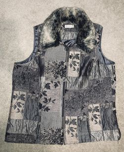 COLDWATER CREEK Patchwork Tapestry VEST with Faux FUR Collar