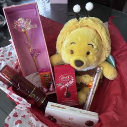 Winnie The Pooh Valentines Day Basket 💕💕