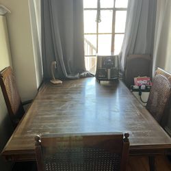 Extendable Dining Table & 4 Chairs 