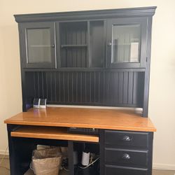 Desk With Hutch 