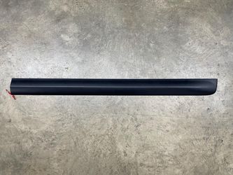 GM OEM 99-13 Escalade Front Door Exterior Trim-Body Side Mldg 2007-2013 Chevy GM Tahoe Yukon Passenger Right Door Center Molding OEM