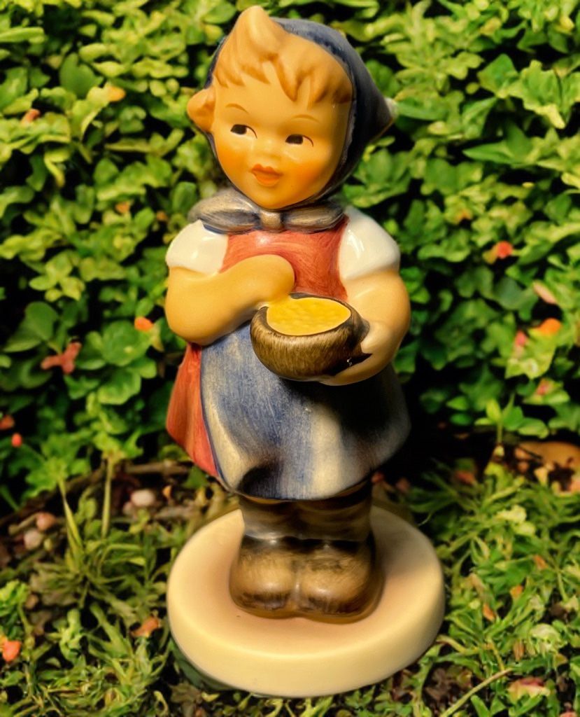 Hummel Goebel Germany 1995/96 TMK-7 From Me To You Figurine, 3.5”