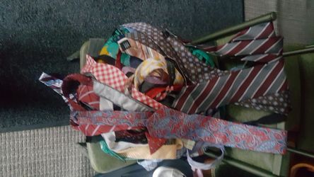 33 USED NAME BRAND TIES