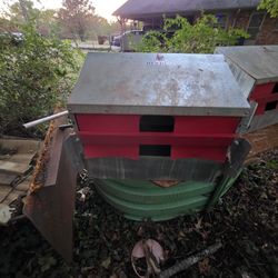 Hen Gear Nesting Box
