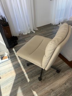 Criss Cross Chair with Wheels Home Office Desk Chairs，PU Leather