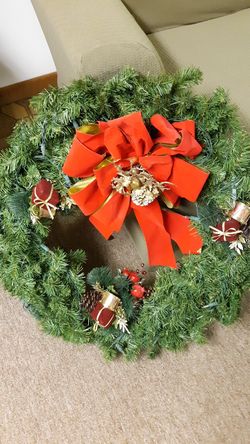 CHRISTMAS WREATH