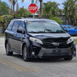 2020 Toyota Sienna XLE PREMIUM