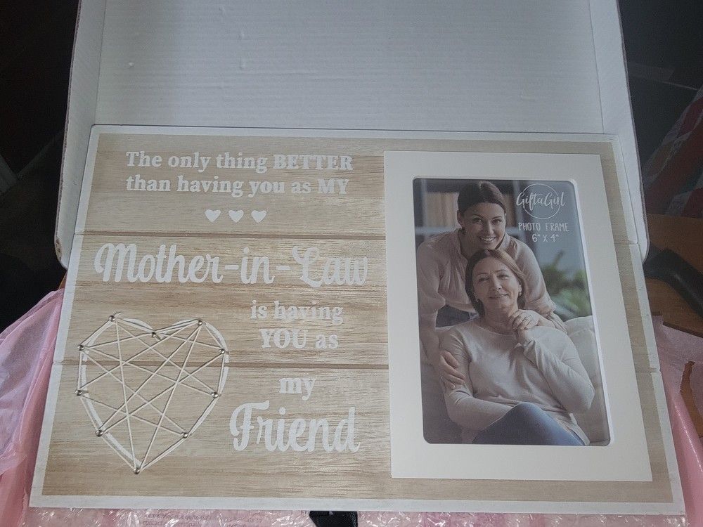 💞NEW WOODEN MOTHER IN-LAW FRIEND  FRAME. 