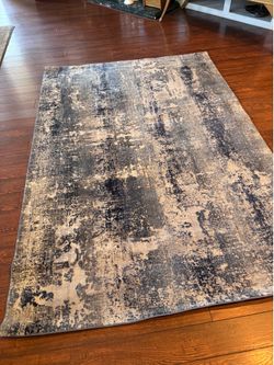 Area rug nice from Costco 3 yrs old