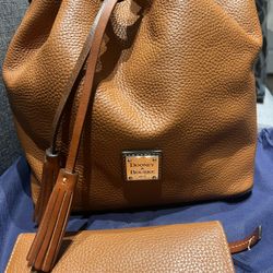 Dooney& Bourke
