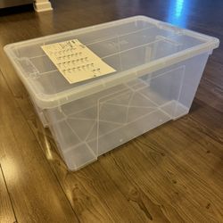 Large Storage Contains With Loss 