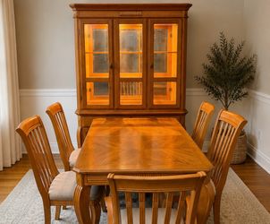 Beautiful solid oak dining room set