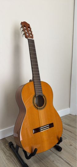 Yamaha CG111C Classical Guitar Solid Cedar Top and New Strings
