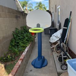 Toddler / Kid Adjustable Basketball Hoop