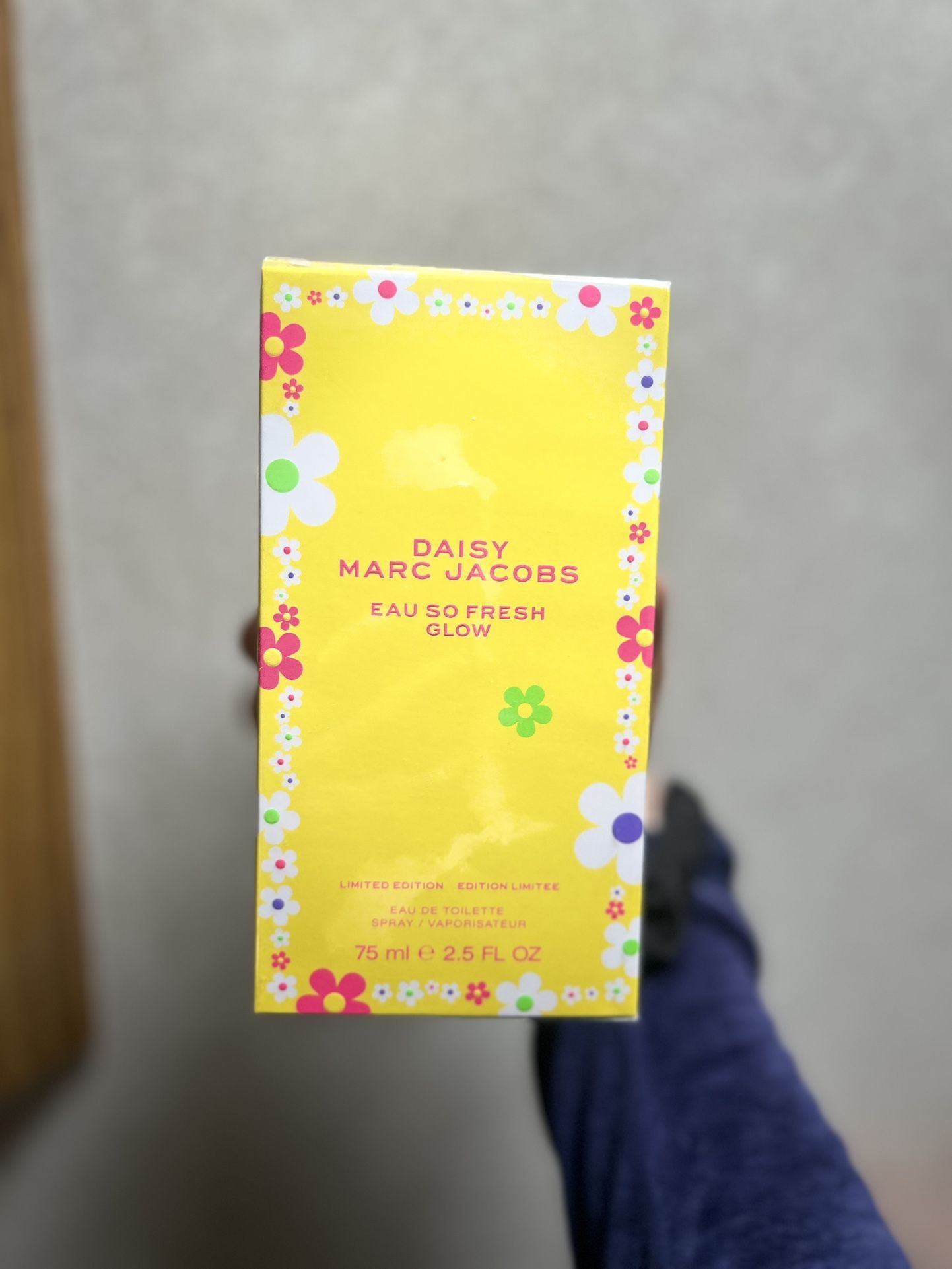 Daisy Marc Jacobs “EAU SO FRESH GLOW” perfume