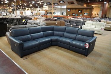 Leather Triple Power Sectional — Natuzzi Editions