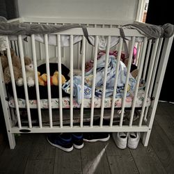 Mini Crib And Changing Table