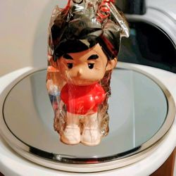Jay Chou Official Limited Figure - 的卡通雕像在中文裡有幾種說法，根據不同情境而定: