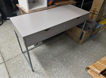 Desk (New in its box )