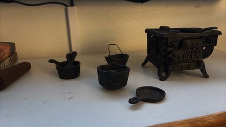 Miniature Doll House Cast Iron Stove
