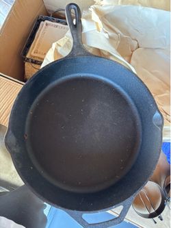 Lodge 10SK Cast Iron Skillet