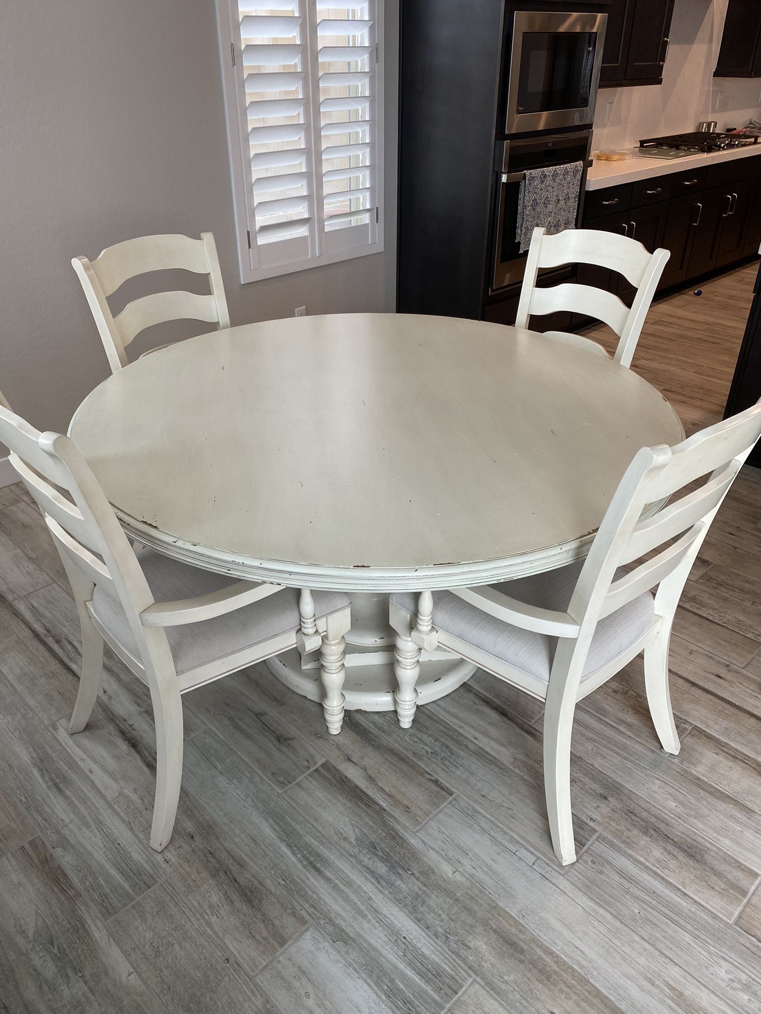 Round Kitchen Table