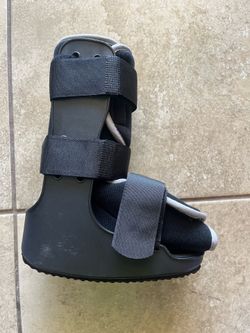 Kids Pediatric Walking Boot, New, 3-5 years old. See Photos