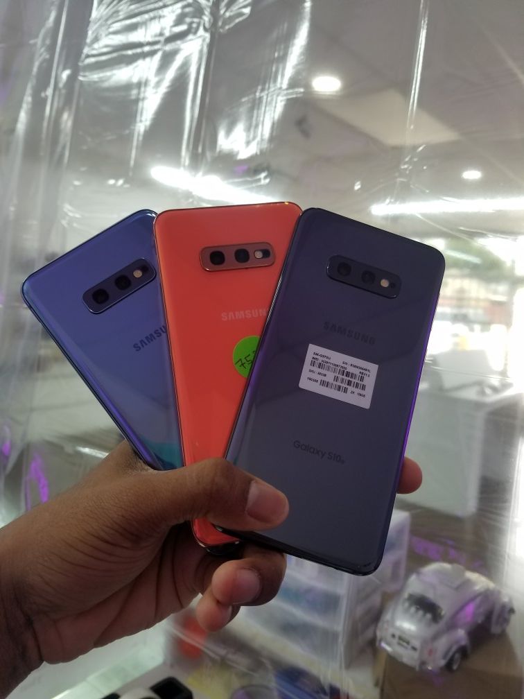 Samsung Galaxy S10e 128GB Factory Unlocked Excellent Condition with FREE Charger And 30days warranty from our store warranty
