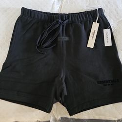 Black Fear of God Essentials shorts - Size Xs