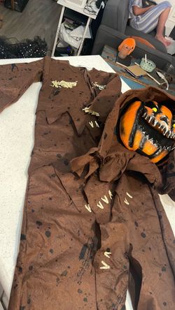 Child m medium scarecrow pumpkin head  Halloween costume
