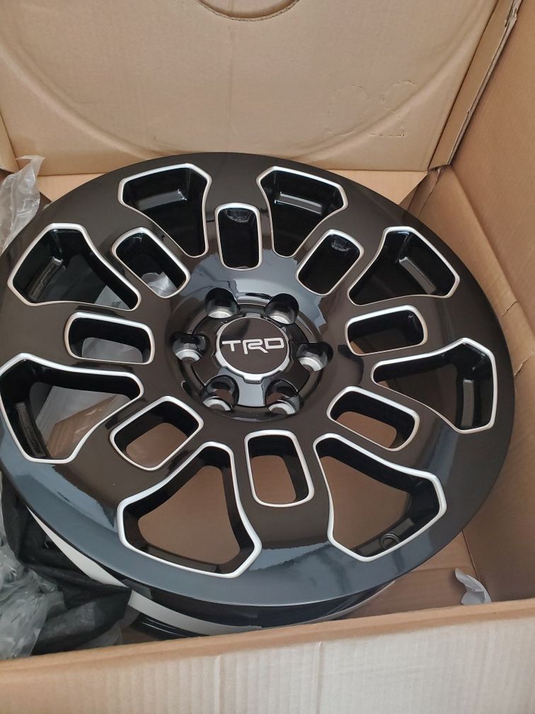 20x9 black milled Toyota Trd Pro rims Qt. 4 brand new. Bolt pattern 6x139,7 mm 6x5.5, center bore 106.1mm