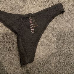 Victoria's Secret PINK Black Lace Thong  Size Large - NWT for Sale in New  Windsor, NY - OfferUp